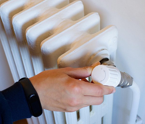 Kaloryfer zakręcony? I tak zapłacisz. Nowe prawo uderzy w lokatorów-15634