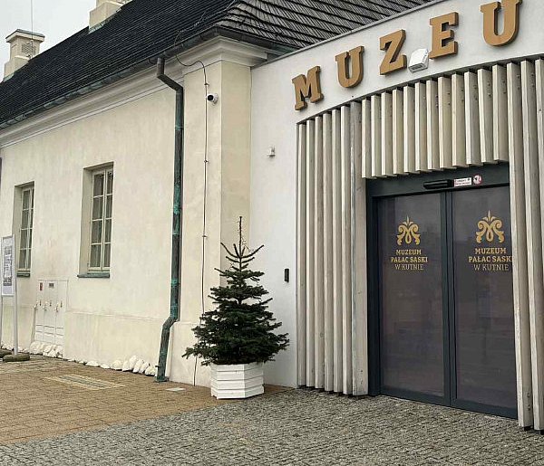 Krawiectwo sprzed wieków – weekendowe zajęcia z dr. Tomaszem Karpińskim-16158