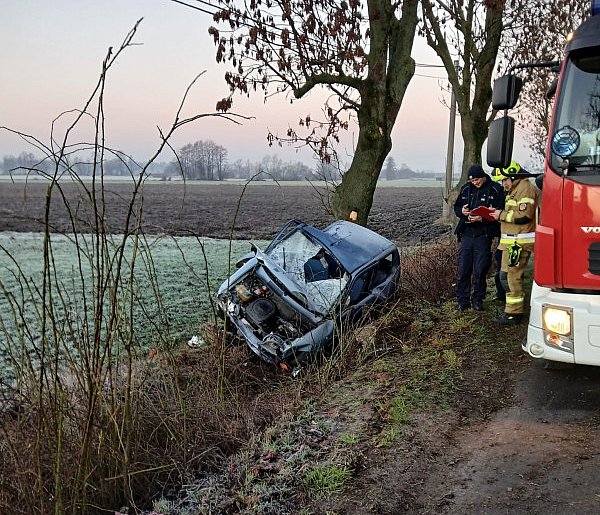 Zimowy poranek, groźne zdarzenie. Jedna osoba poszkodowana-16419