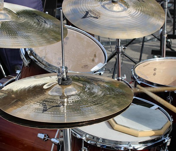 Odkryj swoje perkusyjne talenty w Żychlinie