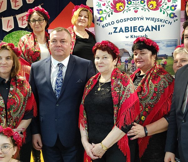 Gminny Dzień Kobiet w Krzyżanowie. Artystyczna podróż przez miłość i epoki