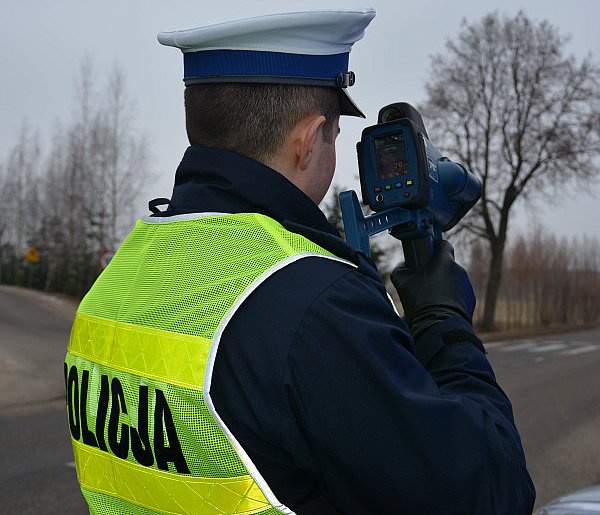 O krok od tragedii. Niemal 160 km/h w terenie zabudowanym