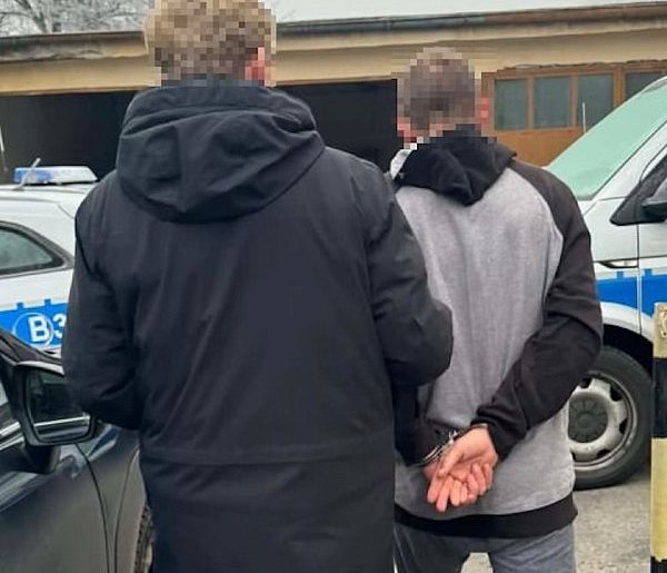 Alarm bombowy w pociągu. Za żart grozi mu 8 lat więzienia