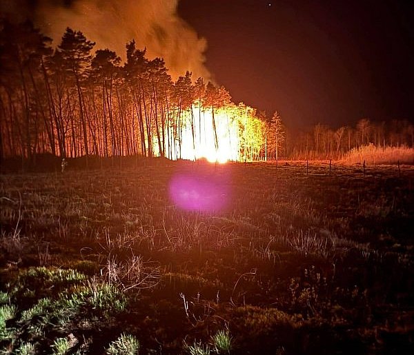 Ogromny pożar obok Kutna. Na miejscu liczne siły i środki