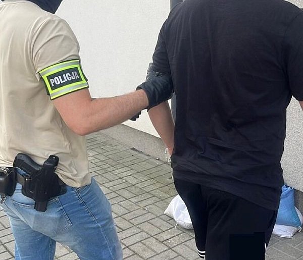 16-latek z Łęczycy wyłudził kilkadziesiąt tysięcy metodą na BLIK