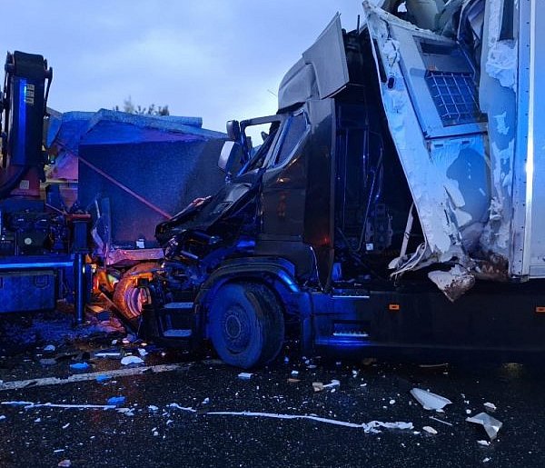 Tragiczny wypadek na A2. Jedna osoba nie żyje, są ranni