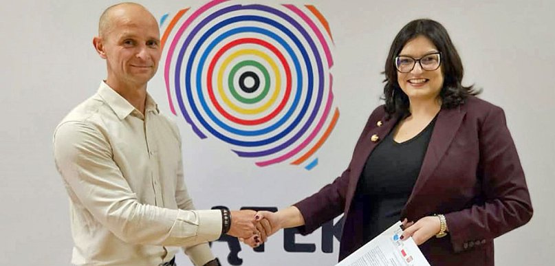 Stadion w Piątku: umowa za ponad 7 milionów podpisana