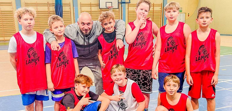 Koszykarska gwiazda w Kutnie: start ferii w sportowym stylu