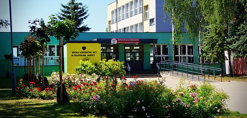 800 tysięcy na rozwój i nowe technologie trafi do SP 9 w Kutnie