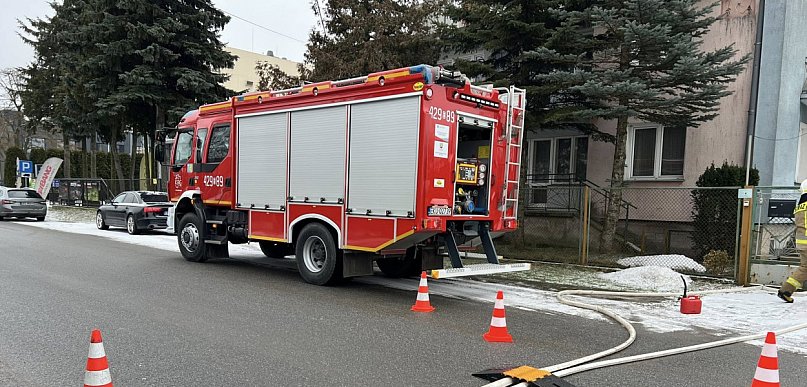 Interwencja przy ul. Chopina. Woda zalała część budynku