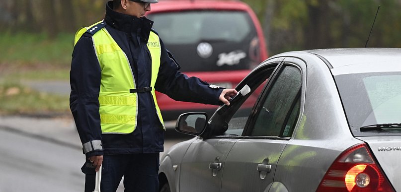 Gostynin: kierowała po alkoholu, a w aucie miała 6-letnie dziecko bez fotelika