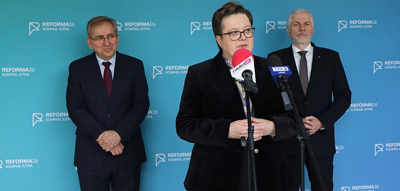 „Szkoła wymagająca, ale przyjazna”. MEN o zmianach podczas wizyty w Kutnie