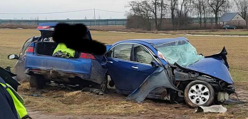 Śmiertelny wypadek w gminie Lubień Kujawski. 19-latek zginął po uderzeniu w słup