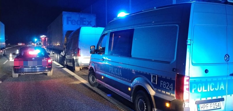 Wypadek na A1 pod Kutnem. Nie żyje jedna osoba