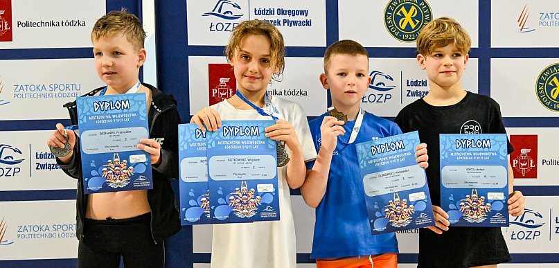 UKS Delfinek triumfuje na mistrzostwach województwa. 5 medali dla młodych pływaków