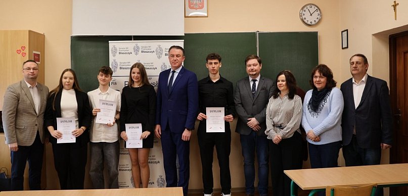 „Poznajemy Senat RP”. Uczniowie z Kutna w ogólnopolskim turnieju