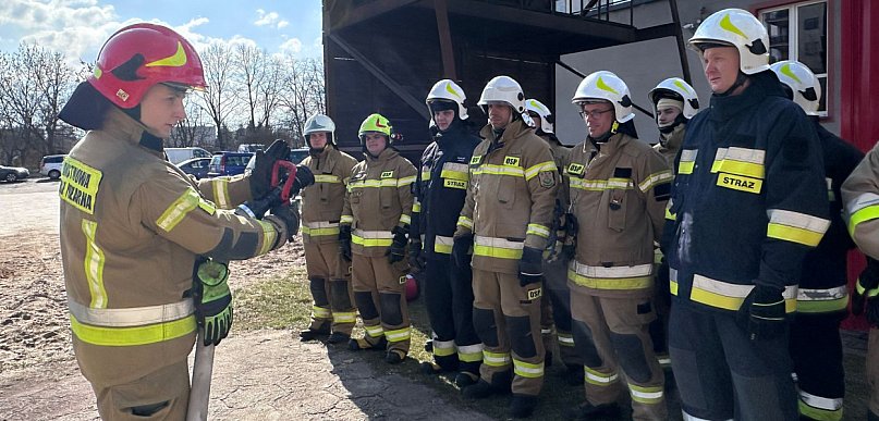 Szkolenia, narady i ćwiczenia. Pracowity miesiąc strażaków z Kutna i okolic