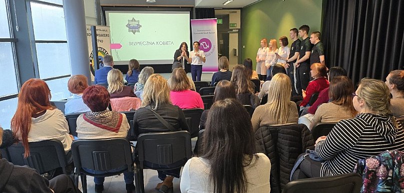 Dwuwymiarowe Bezpieczeństwo Kobiet: spotkanie pełne wiedzy i doświadczeń
