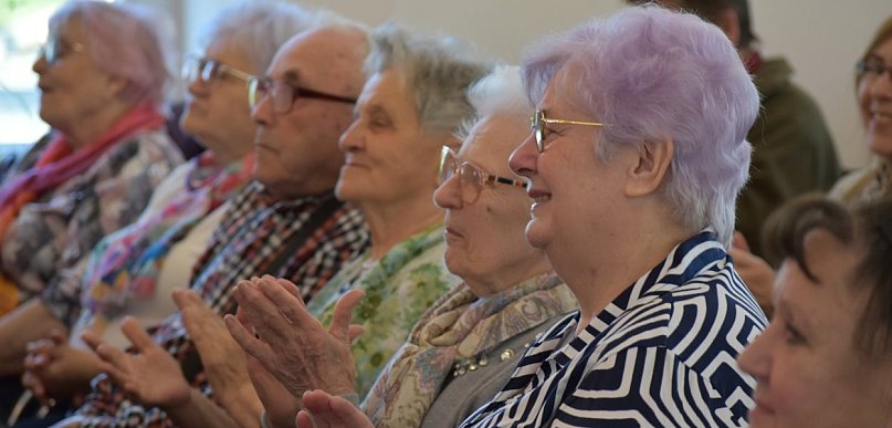 Łódzki Dom Kultury inspiruje seniorów w Leszczynku. Wyjątkowy koncert i plany
