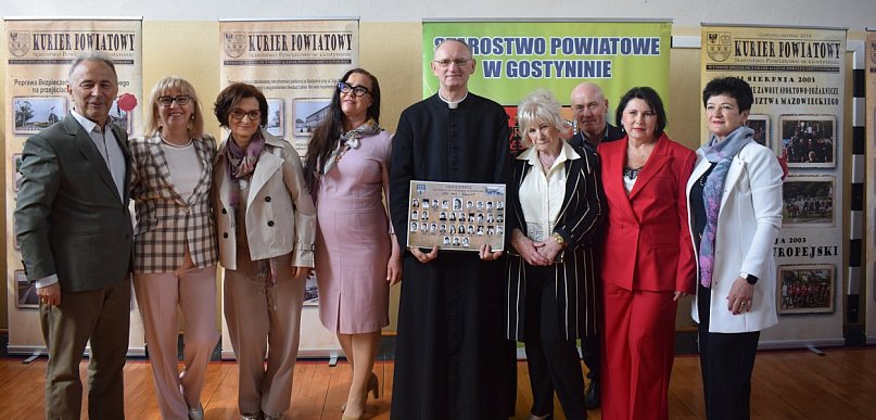 Powrót do szkolnych lat: absolwenci znów razem w Gostyninie