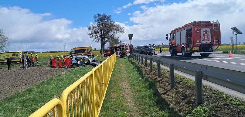 Groźny wypadek na DK92. Auto wypadło z drogi