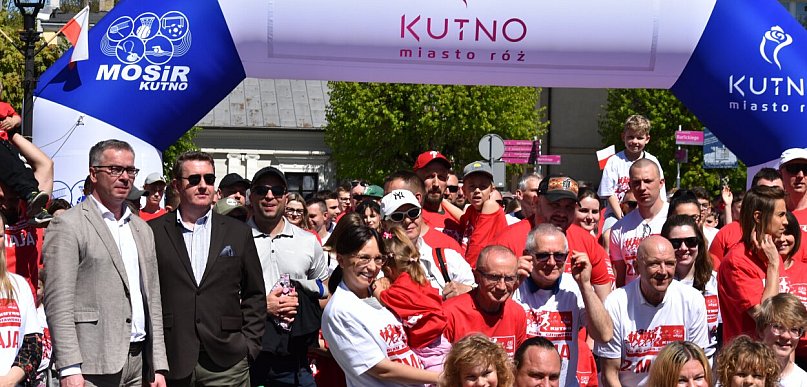Sportowe świętowanie w Kutnie przyciągnęło tłumy uczestników i widzów