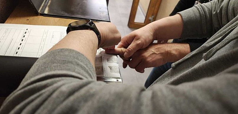 Zgierscy policjanci zatrzymali handlarza wyrobami bez polskiej akcyzy