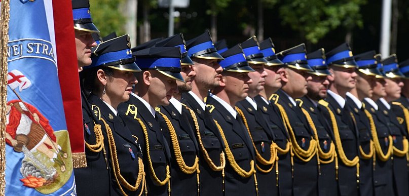 Strażacy z Kutna świętowali. Awanse, odznaczenia i edukacja mieszkańców