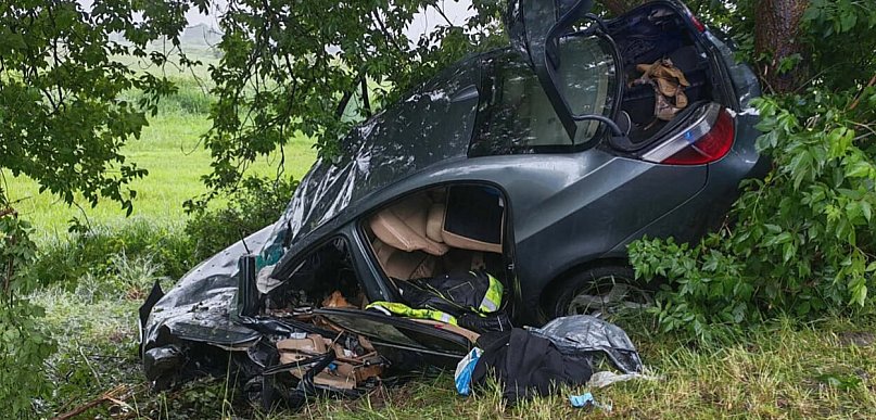 Groźny wypadek na ul. Kolejowej. 24-latek trafił do szpitala