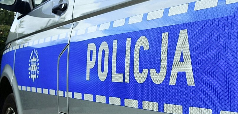 Wypadek i dachowanie busa na A1 koło Kutna: Dwie osoby ranni, są utrudnienia