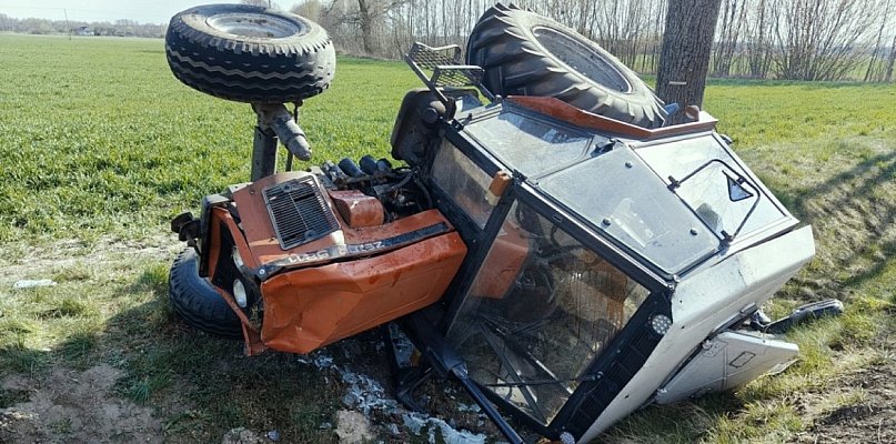 3 promile i zakazy. Wsiadł do ciągnika i doprowadził do wypadku