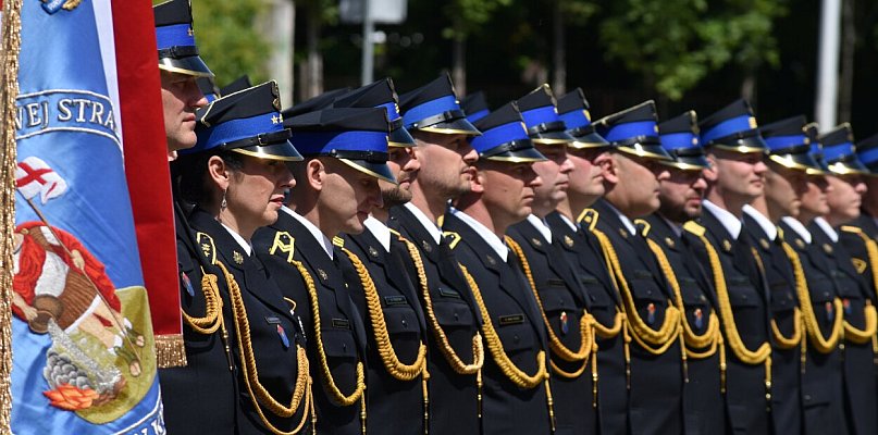 Strażacy z Kutna świętowali. Awanse, odznaczenia i edukacja mieszkańców