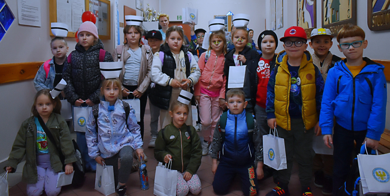 Mali uczniowie odkrywają świat pielęgniarstwa 