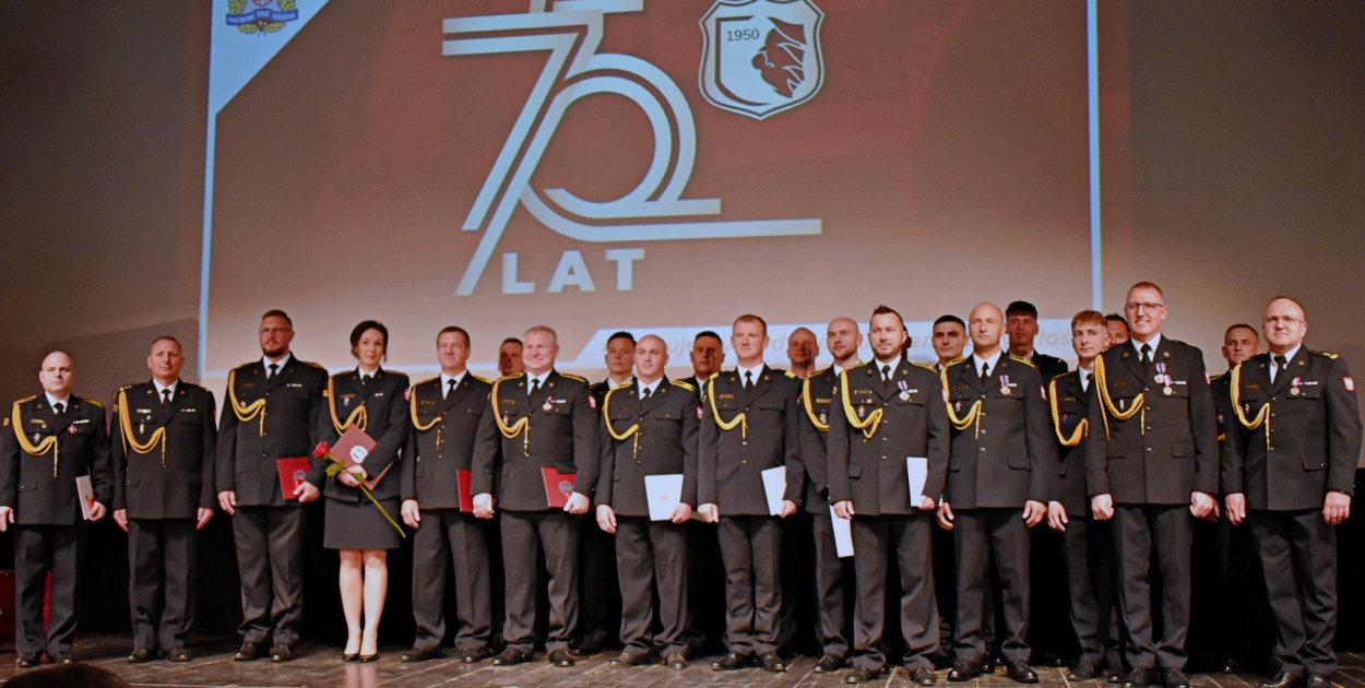 Wdzięczność, pamięć i awanse – wyjątkowy Dzień Strażaka połączony z jubileuszami