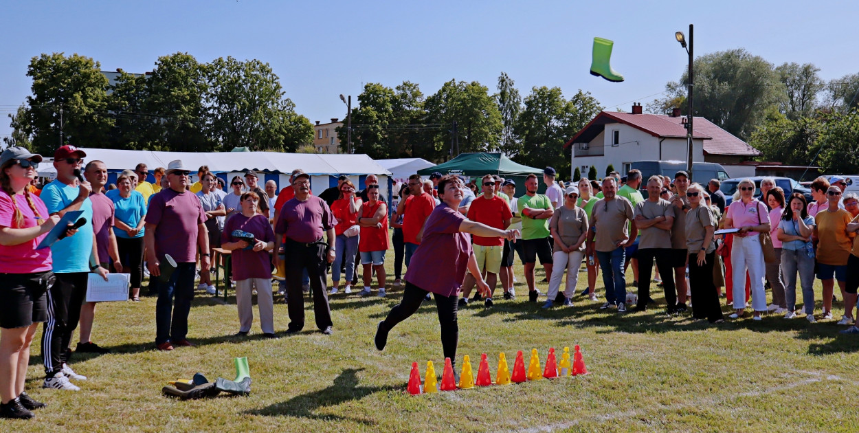 Od rzutu kaloszem po wspólną zabawę - IV odsłona Sołtysiady rozkręca się na dobre