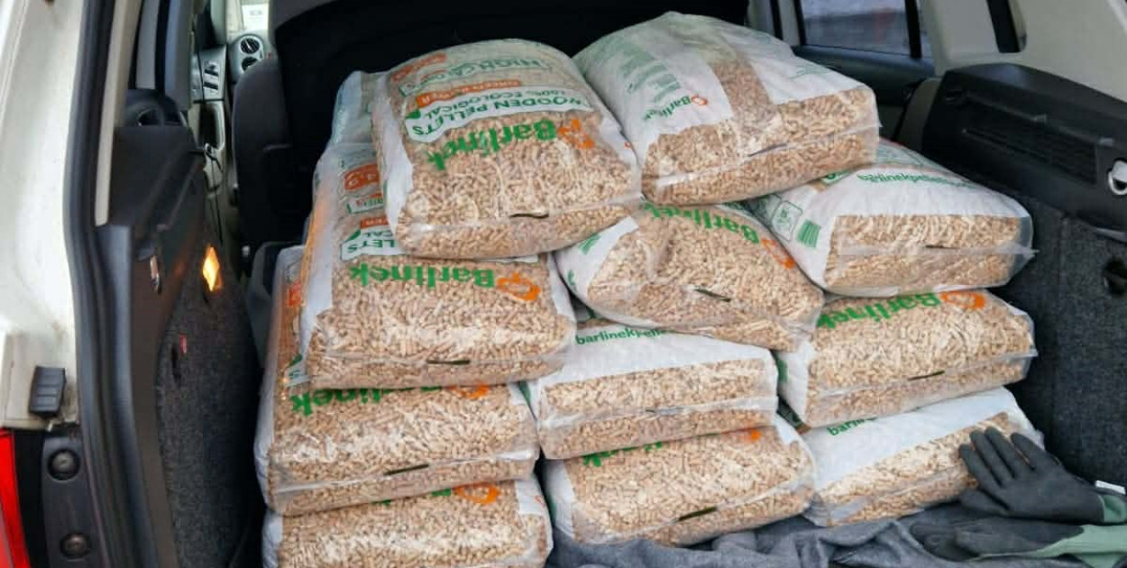 Pelet na worki, nie tony. Czy starczy do końca zimy?