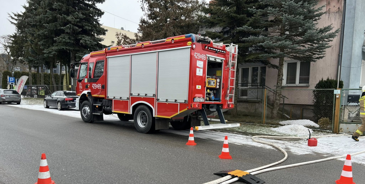 Interwencja przy ul. Chopina. Woda zalała część budynku