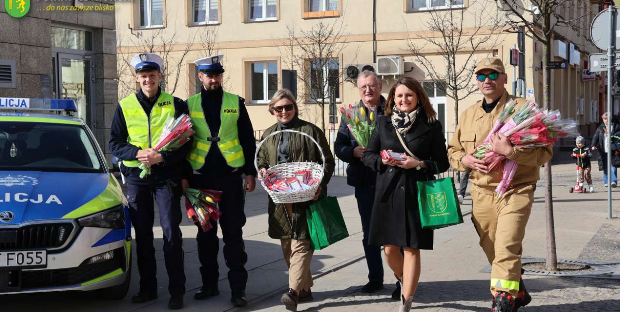Wyjątkowe gesty w powiecie kutnowskim. Samorządowcy świętowali z mieszkańcami