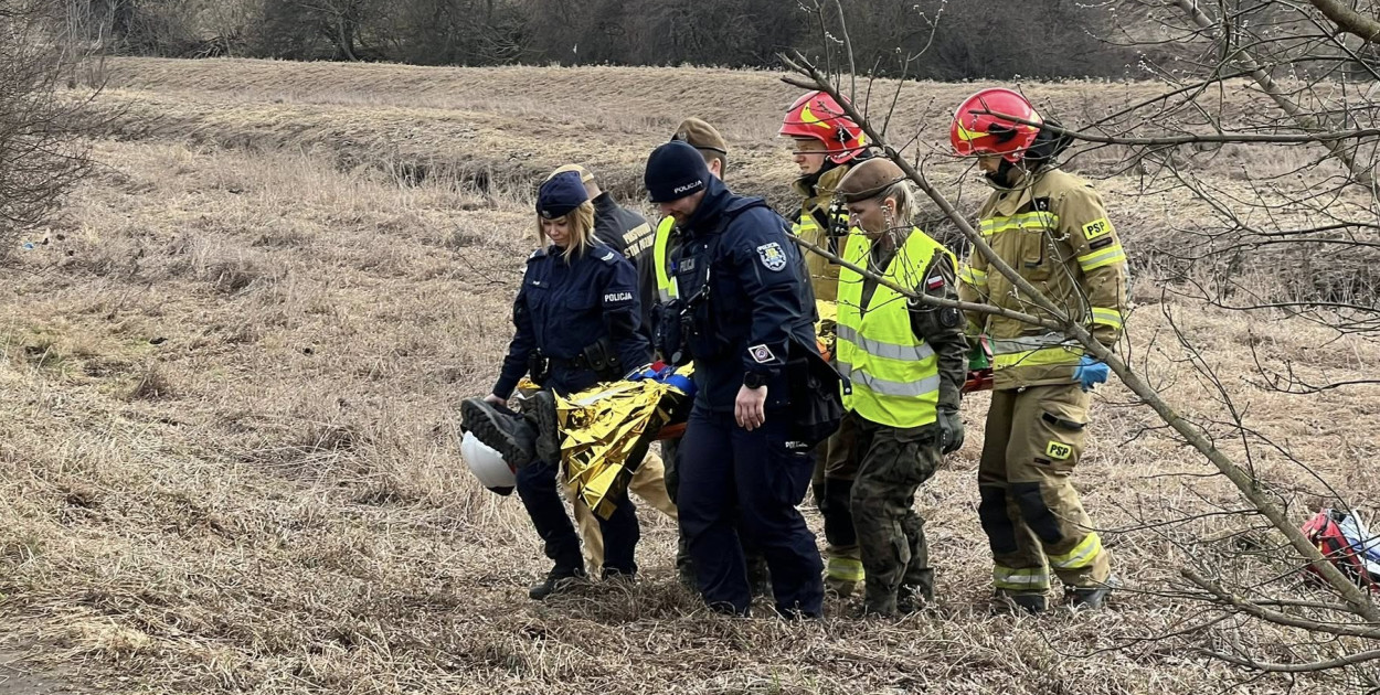 Kutno: ćwiczenia służb ratowniczych nad rzeką Ochnią i okolicach