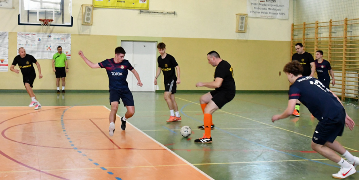 Turniej halowy w Piątku rozstrzygnięty. Młoda krew ze złotem
