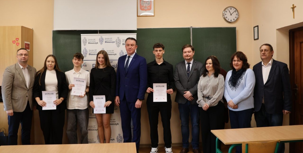 „Poznajemy Senat RP”. Uczniowie z Kutna w ogólnopolskim turnieju