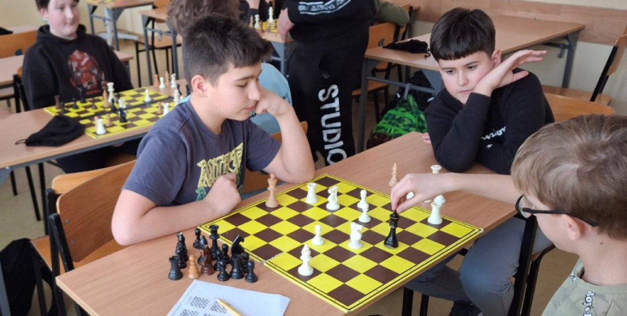 Królewska gra wchodzi do Żychlina: treningi, rozgrywki i turnieje