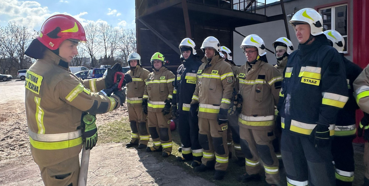 Szkolenia, narady i ćwiczenia. Pracowity miesiąc strażaków z Kutna i okolic