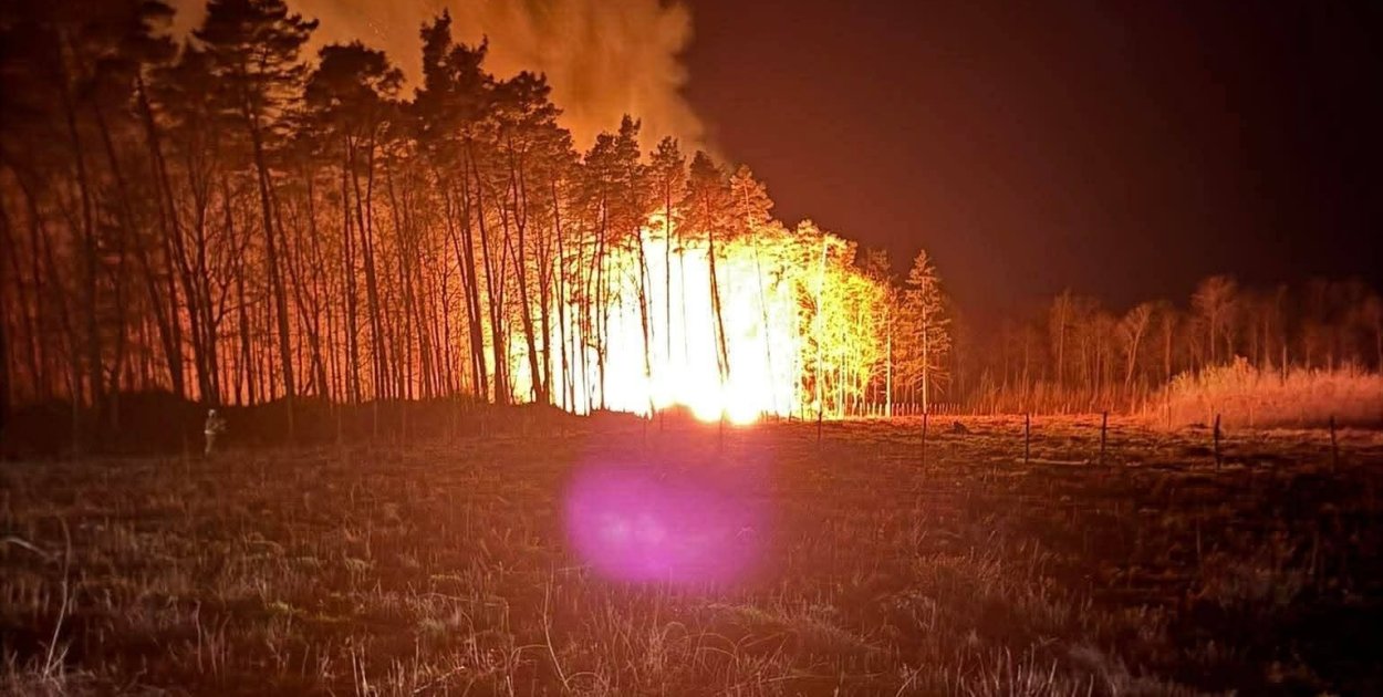 Ogromny pożar obok Kutna. Na miejscu liczne siły i środki