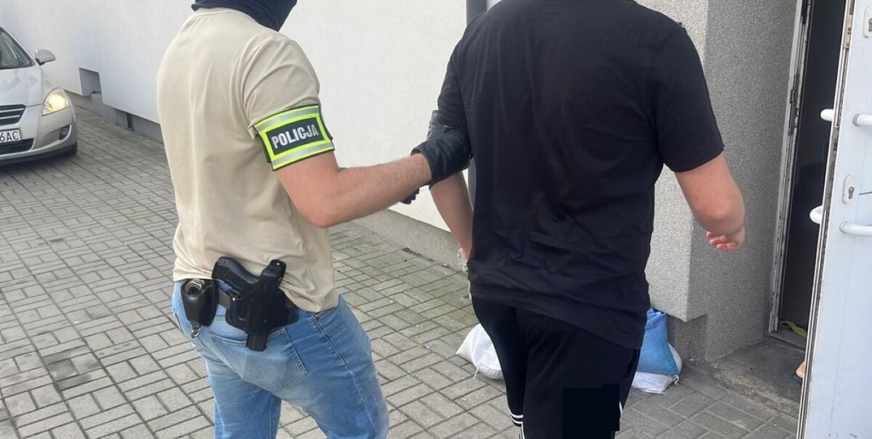 16-latek z Łęczycy wyłudził kilkadziesiąt tysięcy metodą na BLIK